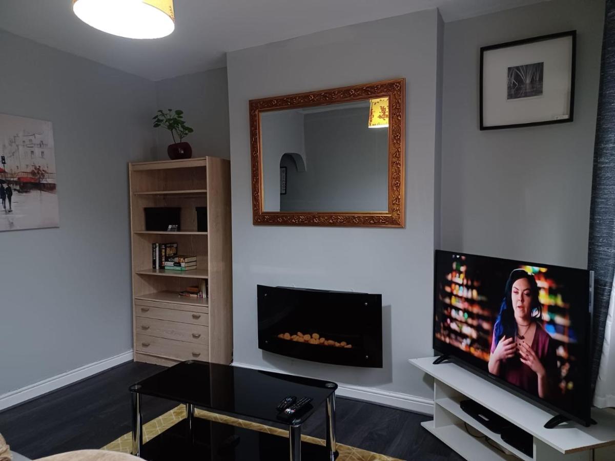 Pearson House - Huku Kwetu 3 Bedroom End Of Terrance House - Family And Business Group Self Catering Accommodation -Huku Kwetu Nottingham Exterior foto
